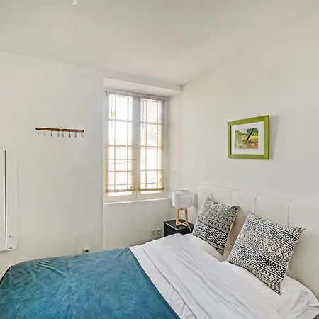 2 Bedroom Lovely In Nîmes