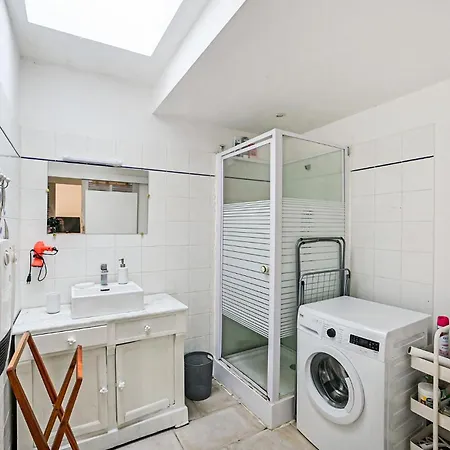 Apartman 2 Bedroom Lovely In Nîmes